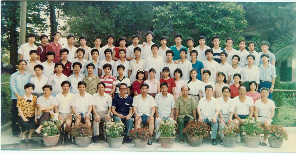 1989届高三(1)班.jpg