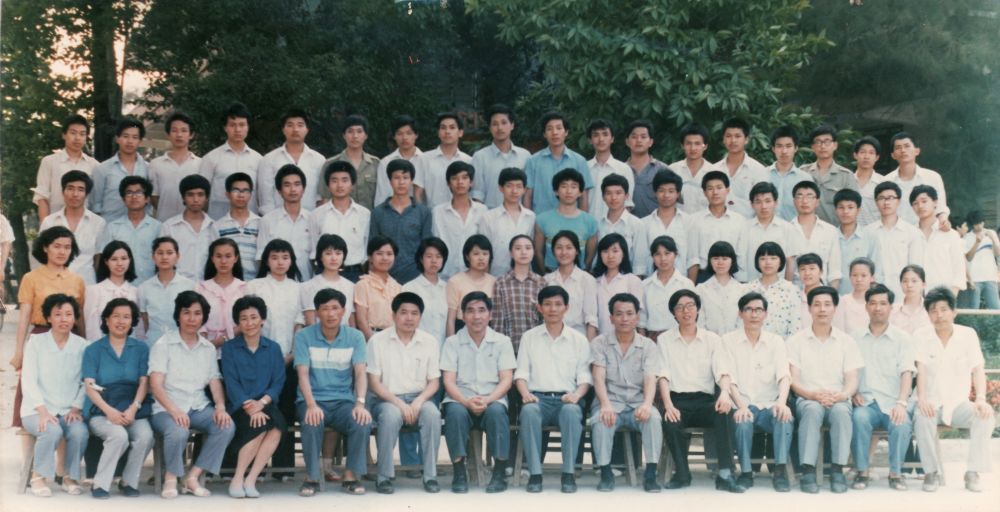 1988届高三4班.jpg
