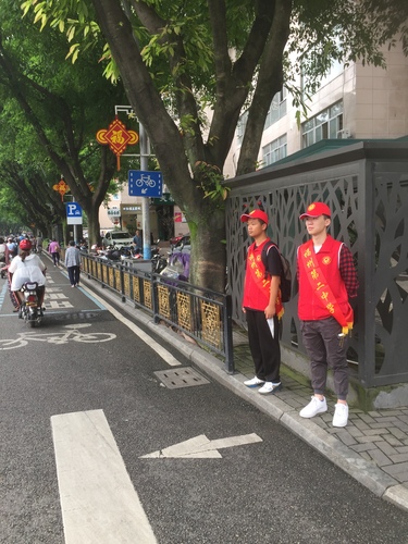 2017年5月福州二中“文明交通”志愿劝导雷火体育照片5.jpg