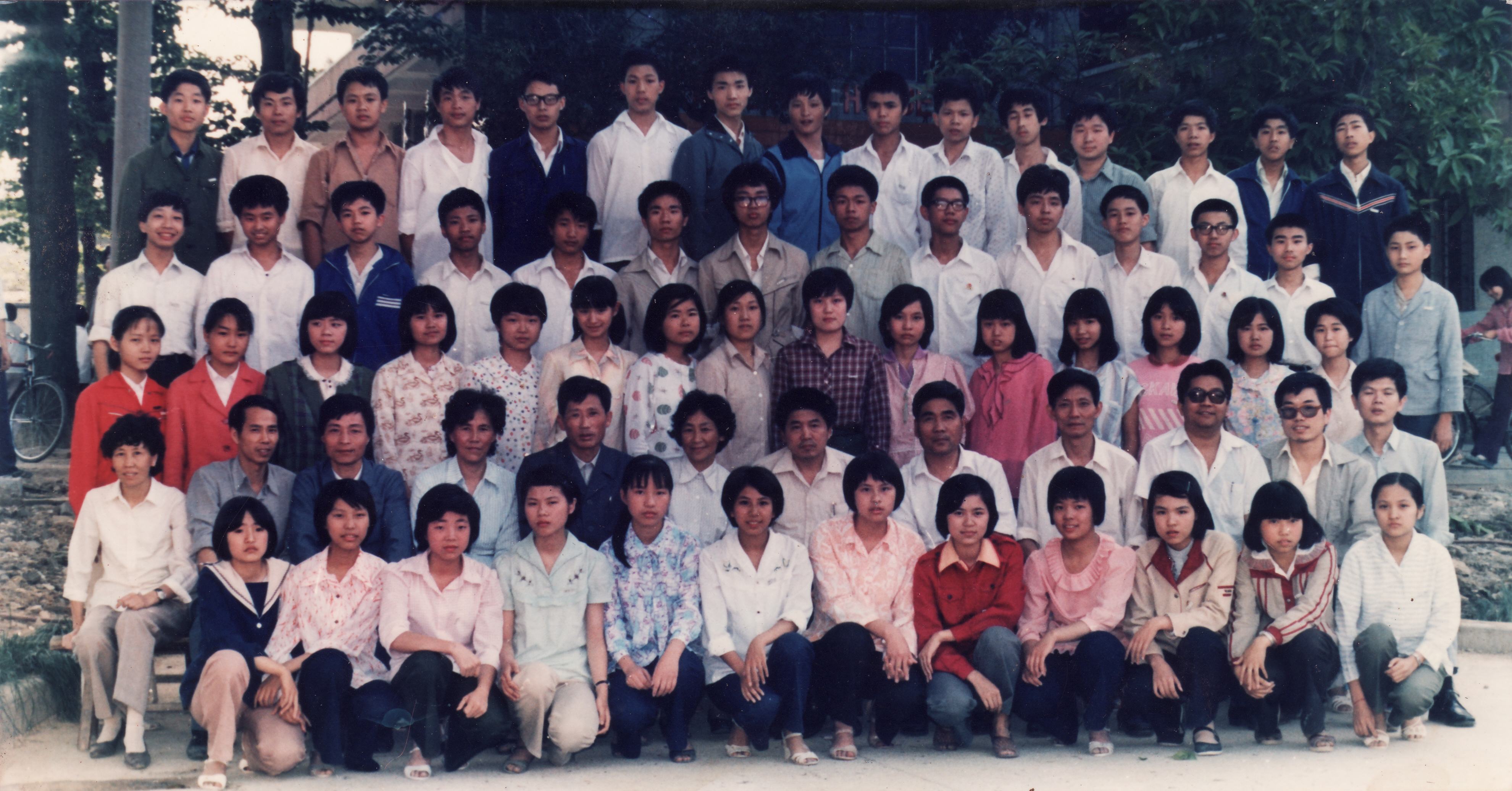 1987届初三8班.jpg