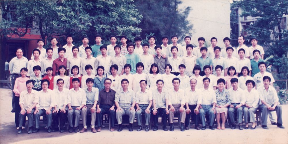 1990届高三4班.jpg